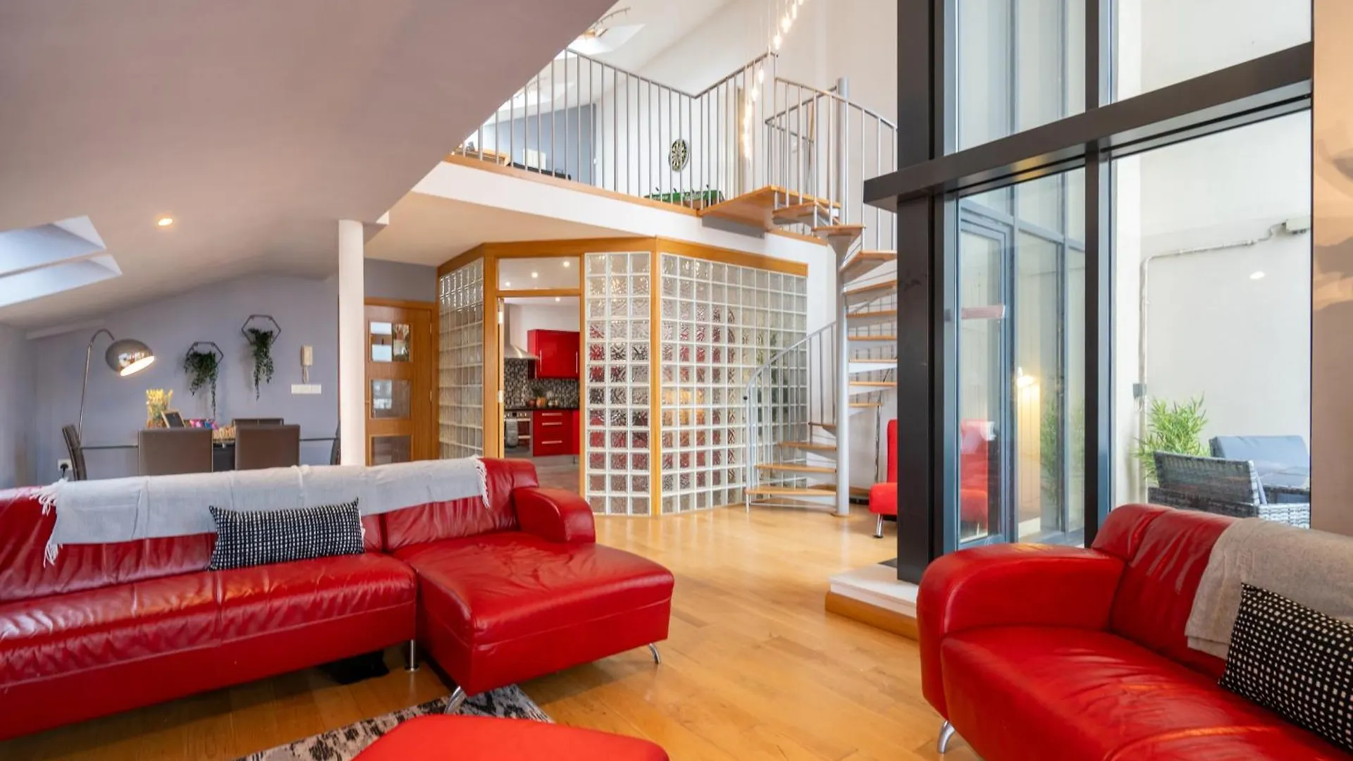 Luxury 5-Bed Penthouse With Free Parking & Views Apartment Belfast United Kingdom