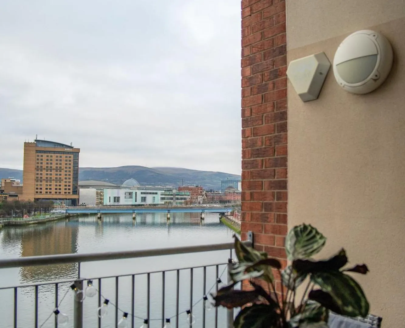 Apartament Luxury 5-Bed Penthouse With Free Parking & Views Belfast Wielka Brytania