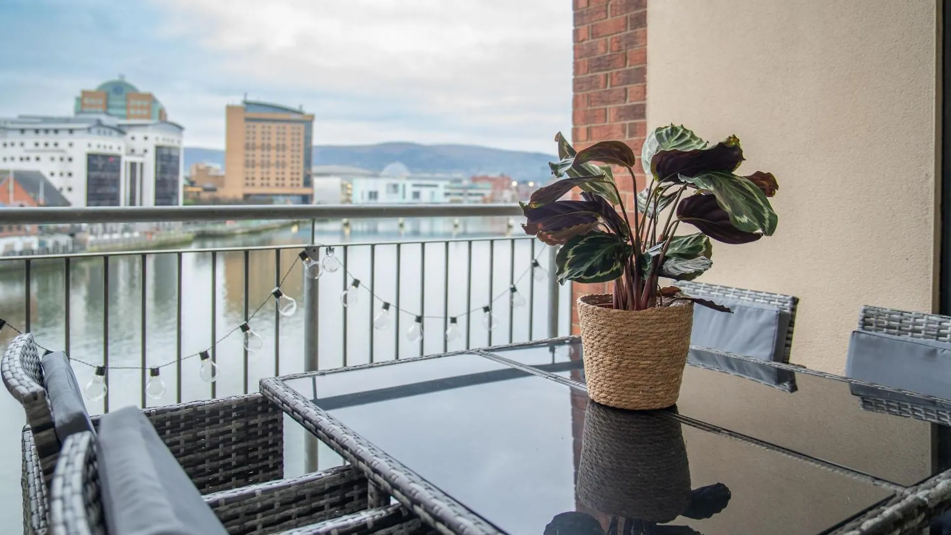 Apartament Luxury 5-Bed Penthouse With Free Parking & Views Belfast