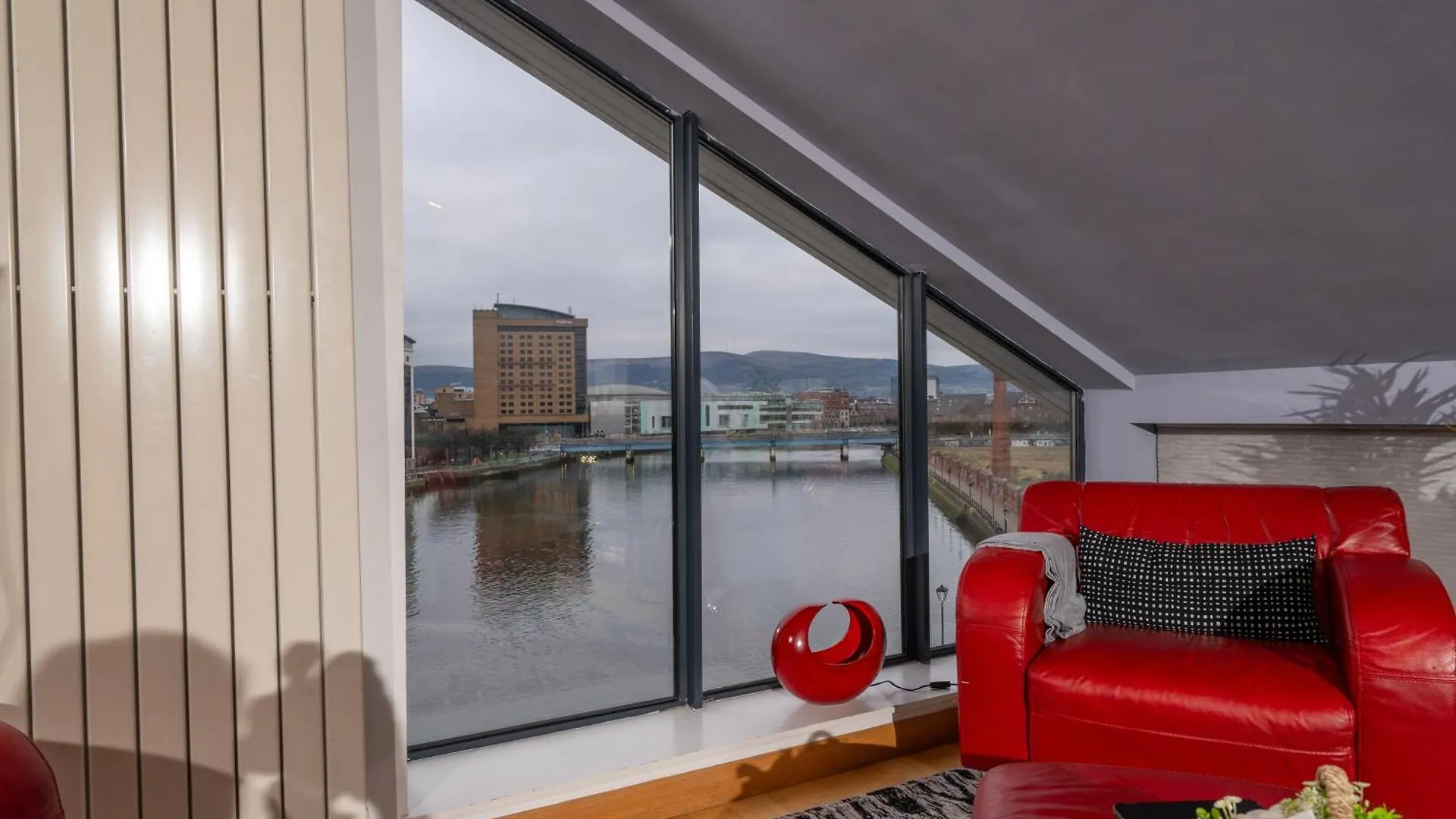 Apartament Luxury 5-Bed Penthouse With Free Parking & Views Belfast Wielka Brytania