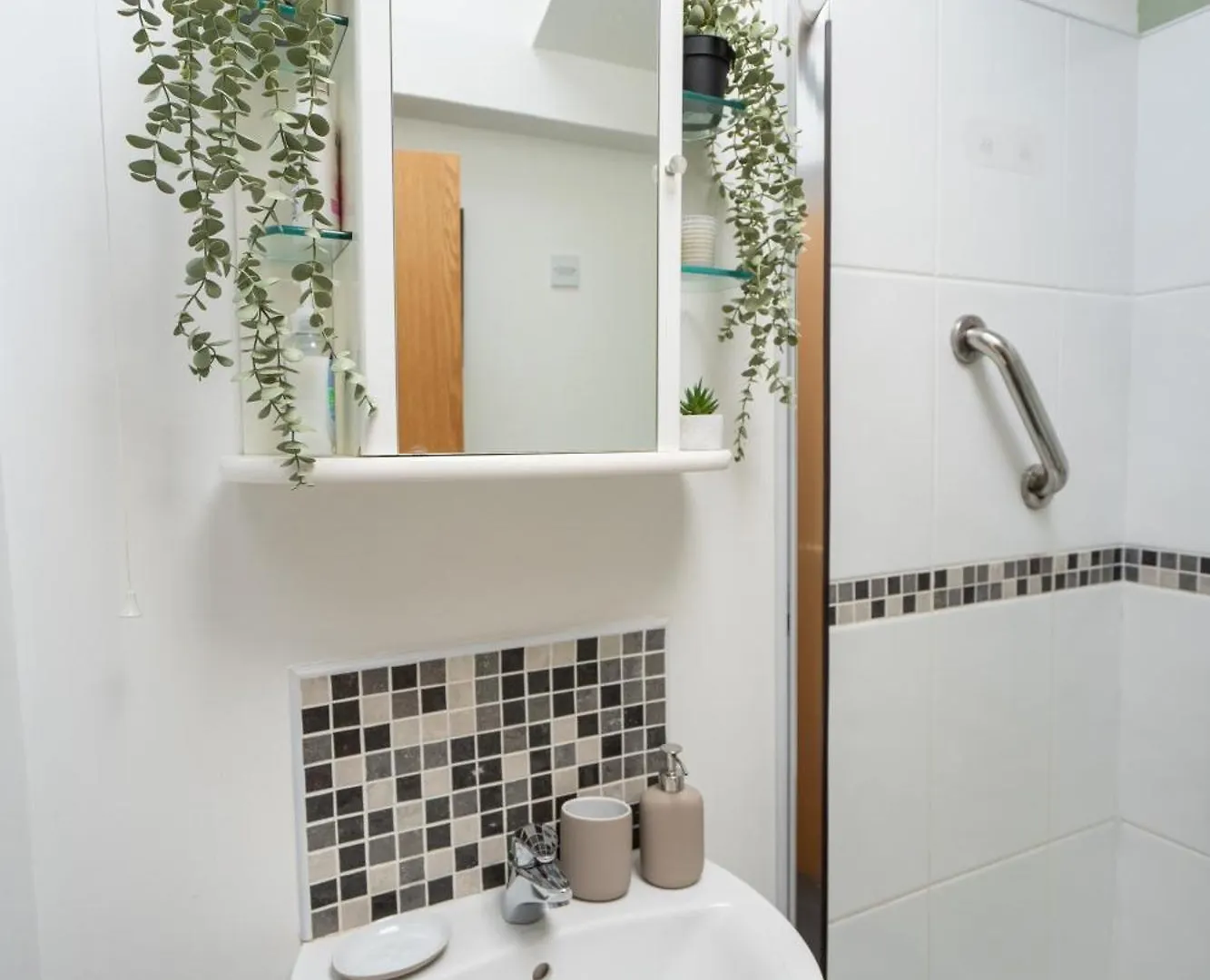 Apartament Luxury 5-Bed Penthouse With Free Parking & Views Belfast 0*,  Wielka Brytania