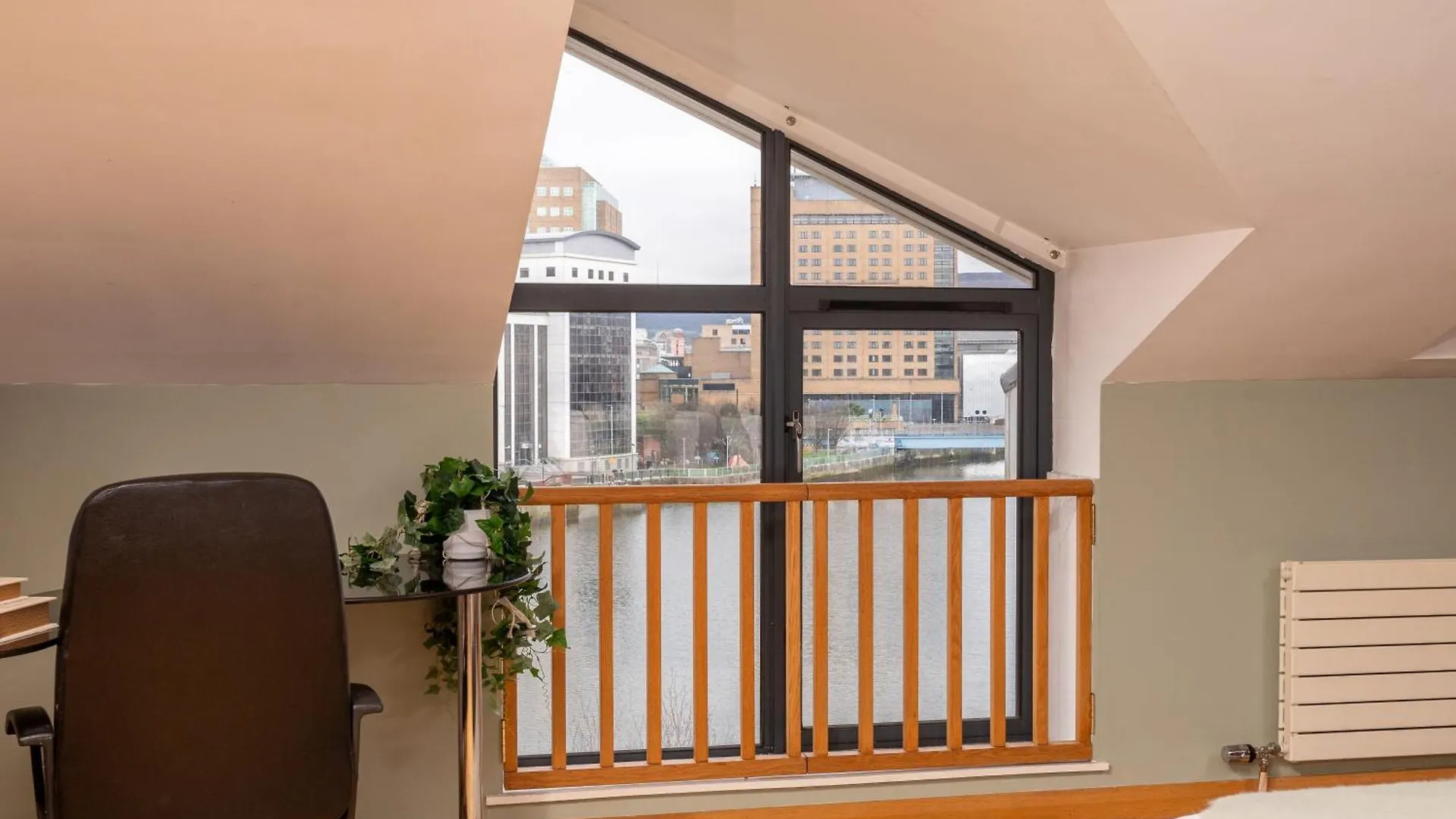 Apartament Luxury 5-Bed Penthouse With Free Parking & Views Belfast